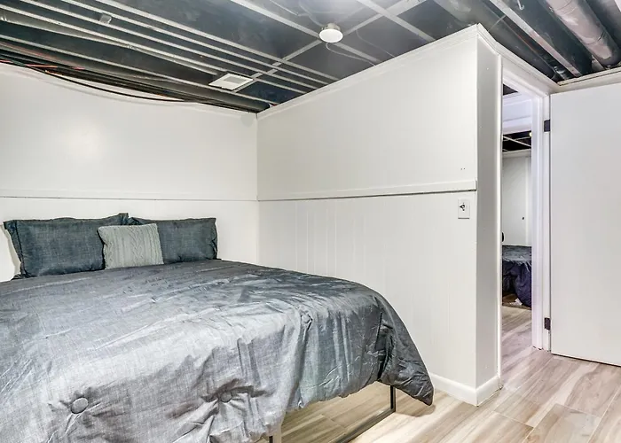 Pet-friendly With Fireplace About 9 Mi To Dtwn! Holiday home