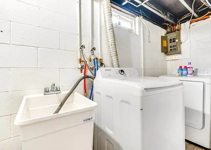 Pet-friendly With Fireplace About 9 Mi To Dtwn! *