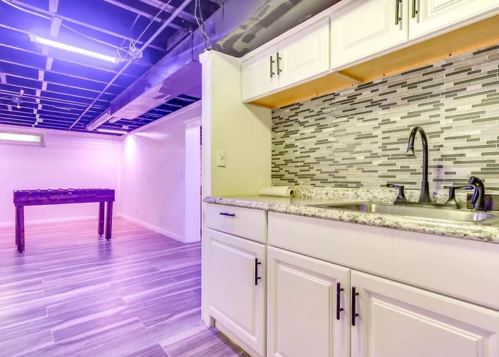 Holiday home Pet-friendly With Fireplace About 9 Mi To Dtwn!