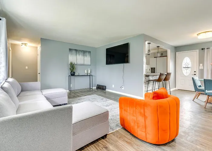Pet-friendly With Fireplace About 9 Mi To Dtwn!